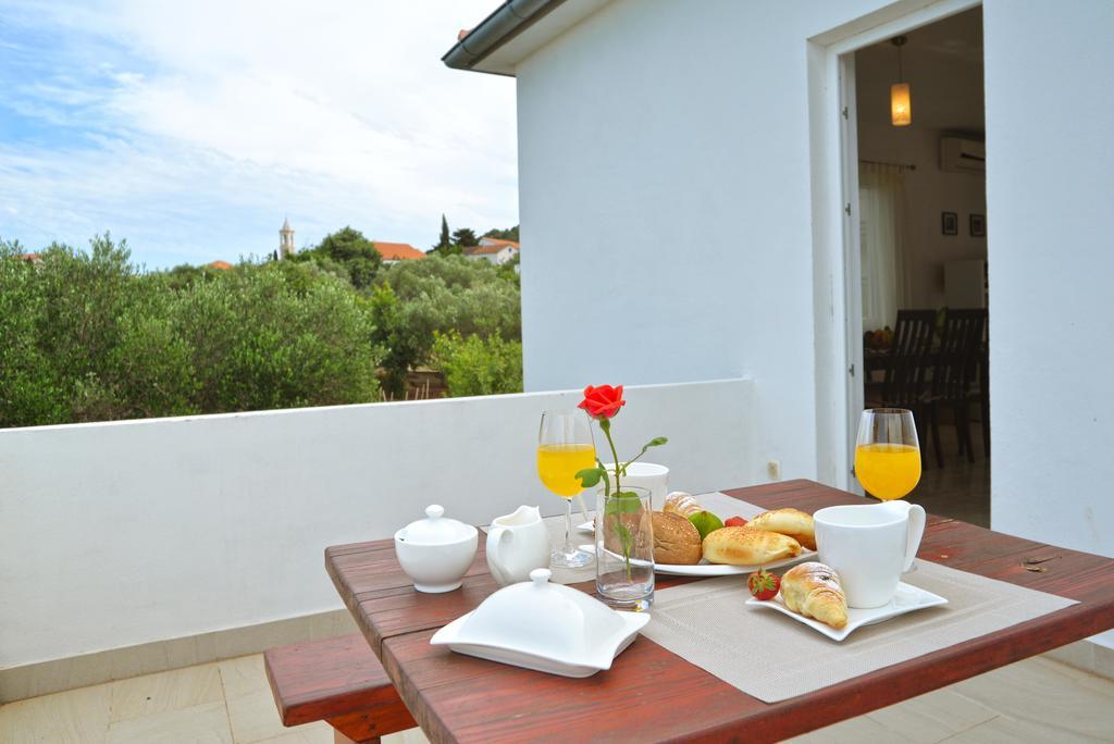 Apartment In Murter Exterior foto